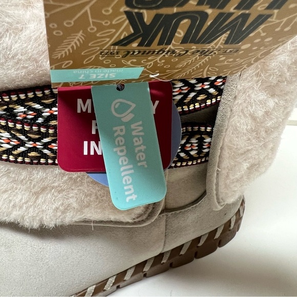 Muk Luks‎ Boots Womens 7 Stone Gray Suede Cuffed Water Repellent Montauk New - Picture 6 of 13